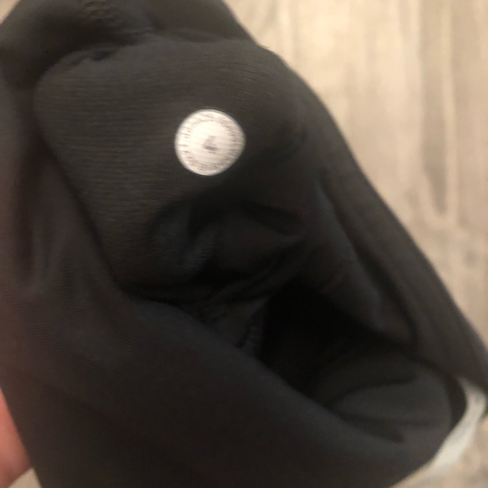 lululemon ribbed contoured HR crop 17" - Picture 5 of 6